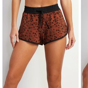 stori. challenge shorts